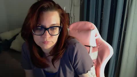 Snapshot of millapoolys chatting on 01.21.25 Milla online show from 01.21.25