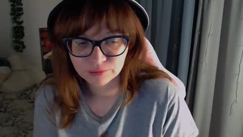 Snapshot of millapoolys chatting on 09.16.25 Milla online show from 09.16.25