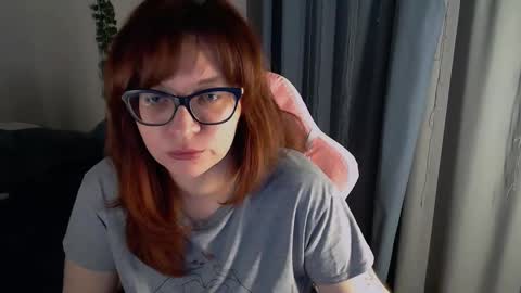 Snapshot of millapoolys chatting on 09.28.25 Milla online show from 09.28.25