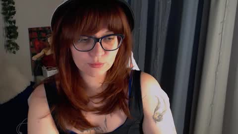 Snapshot of millapoolys chatting on 09.29.25 Milla online show from 09.29.25