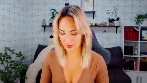 MillaXQueen online show from 10.26.25