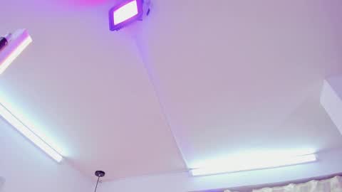 miller_vanessa_ online show from 03.04.25