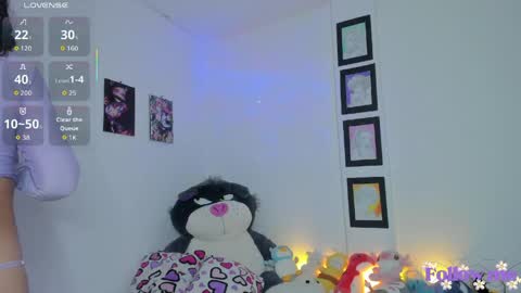 Snapshot of millie_lamar chatting on 04.23.26 online show from 04.23.26
