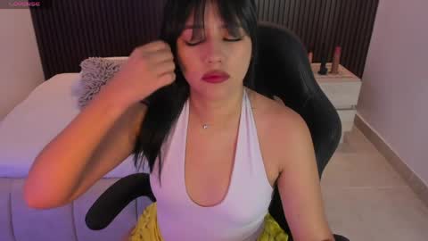 Snapshot of millyevans1 chatting on 04.11.26 millyevans1 online show from 04.11.26