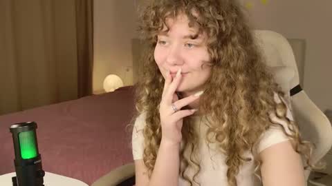 Snapshot of milounee chatting on 02.09.26 milounee online show from 02.09.26