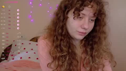 Snapshot of milounee chatting on 02.14.26 milounee online show from 02.14.26