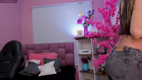 Snapshot of milu_beluci chatting on 09.26.25  Milu Belucci  online show from 09.26.25