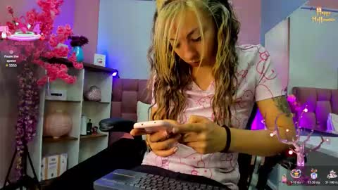  Milu Belucci  online show from 11.11.25