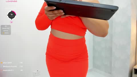 Milu Gomez online show from 12.08.24