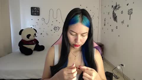 Snapshot of milusolers chatting on 11.11.25 Milusolers online show from 11.11.25