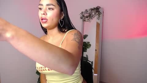 Mily Ortiz online show from 11.26.25