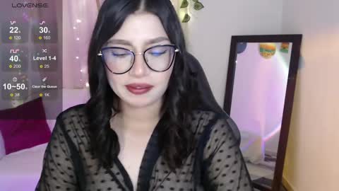 Snapshot of mily_thomson_b chatting on 05.23.26 Mily online show from 05.23.26