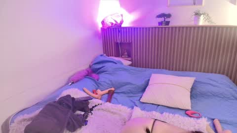 Snapshot of milyrouse___ chatting on 12.15.24 Milly online show from 12.15.24