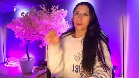 Snapshot of milyrouse___ chatting on 10.06.25 Milly online show from 10.06.25