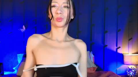Snapshot of milyrouse___ chatting on 10.19.25 Milly online show from 10.19.25