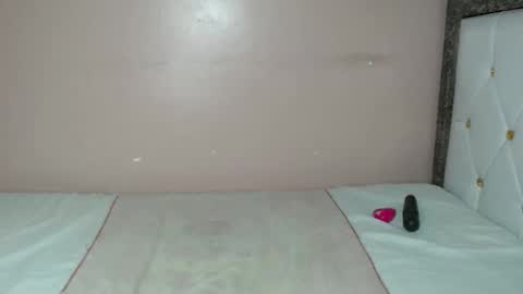 Snapshot of mimiebony chatting on 05.24.26 mimiebony online show from 05.24.26