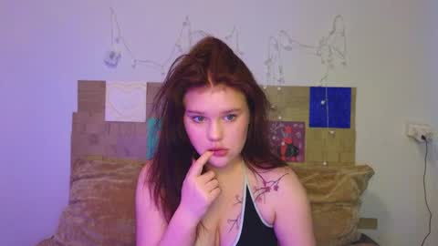 Snapshot of mina27372 chatting on 05.25.26 hi Im Mina online show from 05.25.26
