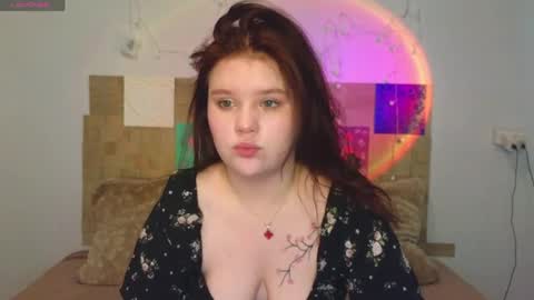 Snapshot of mina27372 chatting on 05.28.26 hi Im Mina online show from 05.28.26