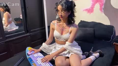 Suki 3 online show from 02.05.26