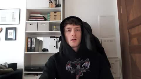 Snapshot of mindly chatting on 12.16.25 Mindly online show from 12.16.25