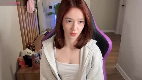 Snapshot of minicleo chatting on 10.22.25 Cleo online show from 10.22.25