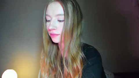 Snapshot of minidiva_ chatting on 04.13.26 Amelia online show from 04.13.26