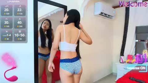 minilove_01 online show from 11.27.25