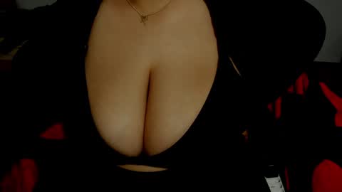 Snapshot of minka0 chatting on 12.02.24 minka0 online show from 12.02.24