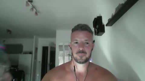 Snapshot of minka28 chatting on 05.28.26 minka28 online show from 05.28.26