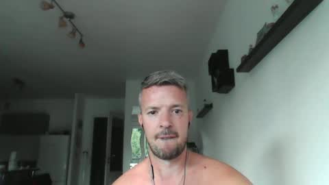 Snapshot of minka28 chatting on 06.15.26 minka28 online show from 06.15.26