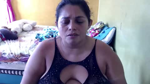 Snapshot of minnie_bbw69 chatting on 02.14.26 Andrea online show from 02.14.26