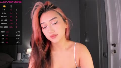 minnie_jin online show from 12.13.24