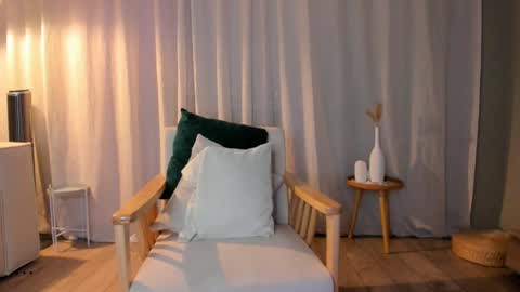 minnie_jin online show from 11.23.25