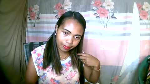 Snapshot of miorah chatting on 02.02.25 miorah online show from 02.02.25