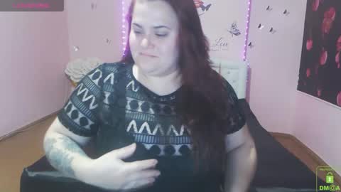 Snapshot of mira_cle_ chatting on 05.25.26 mira_cle_ online show from 05.25.26