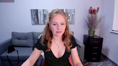 Snapshot of mira_whites chatting on 02.04.25 Mira online show from 02.04.25
