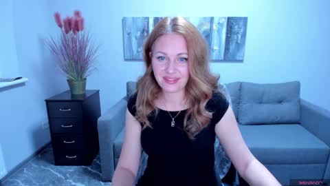 Snapshot of mira_whites chatting on 02.06.25 Mira online show from 02.06.25