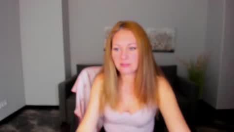 Snapshot of mira_whites chatting on 02.07.25 Mira online show from 02.07.25