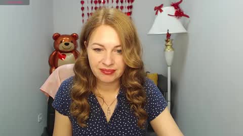 Snapshot of mira_whites chatting on 02.13.25 Mira online show from 02.13.25