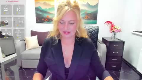 Snapshot of mira_whitme chatting on 07.13.26 Mira online show from 07.13.26