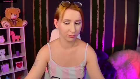 Snapshot of miralush chatting on 06.19.26 Mira online show from 06.19.26