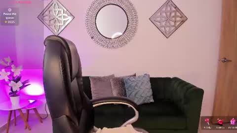 Snapshot of miranda_crawfor chatting on 07.23.26 miranda_crawfor online show from 07.23.26