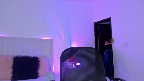 Snapshot of mirandaa_rogers chatting on 05.23.26 Miranda Rogers online show from 05.23.26