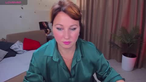 MirandaDyson online show from 09.13.25