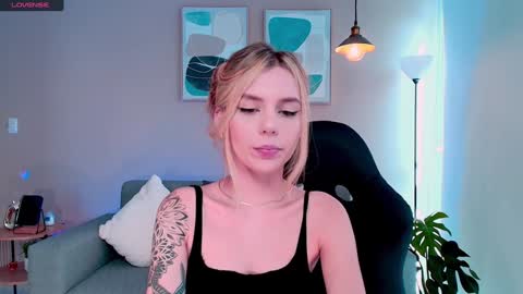 Snapshot of mirandashaw chatting on 01.13.25 Miranda Shaw online show from 01.13.25