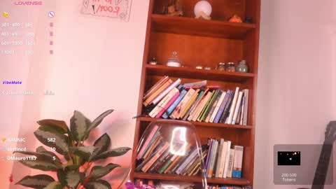 MIRANDA HERNANDEZ online show from 12.04.24