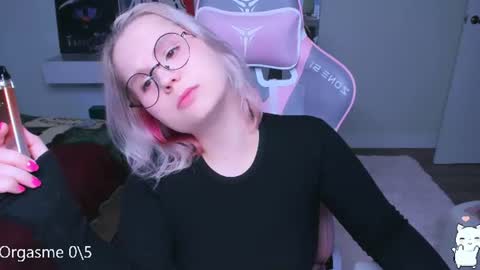 Snapshot of miray_kuriyama chatting on 06.09.26 Kira online show from 06.09.26