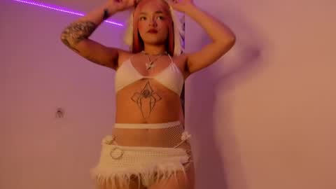 Misa Independent model online show from 12.08.24