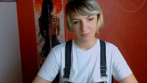 Snapshot of mishelle_blondie chatting on 05.08.26 Mishelle online show from 05.08.26