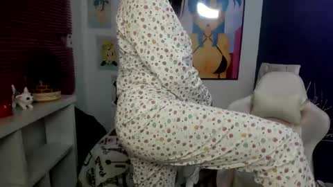 Snapshot of mishka__ chatting on 01.07.26 Mishka online show from 01.07.26